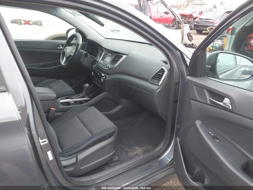 Hyundai Tucson 1.6l Sport, снимка 5 - Автомобили и джипове - 53957125
