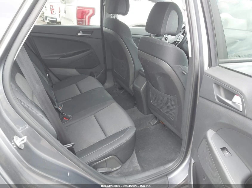 Hyundai Tucson 1.6l Sport, снимка 8 - Автомобили и джипове - 53957125