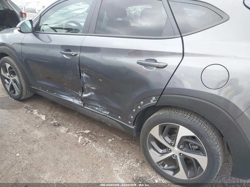 Hyundai Tucson 1.6l Sport, снимка 6 - Автомобили и джипове - 53957125