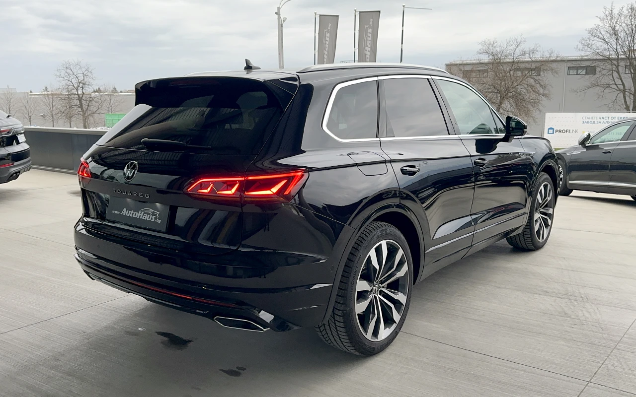 VW Touareg 3.0 TDI R-Line, снимка 4 - Автомобили и джипове - 53964445