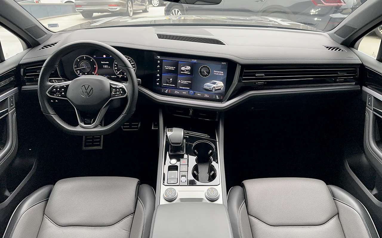 VW Touareg 3.0 TDI R-Line, снимка 5 - Автомобили и джипове - 53964445