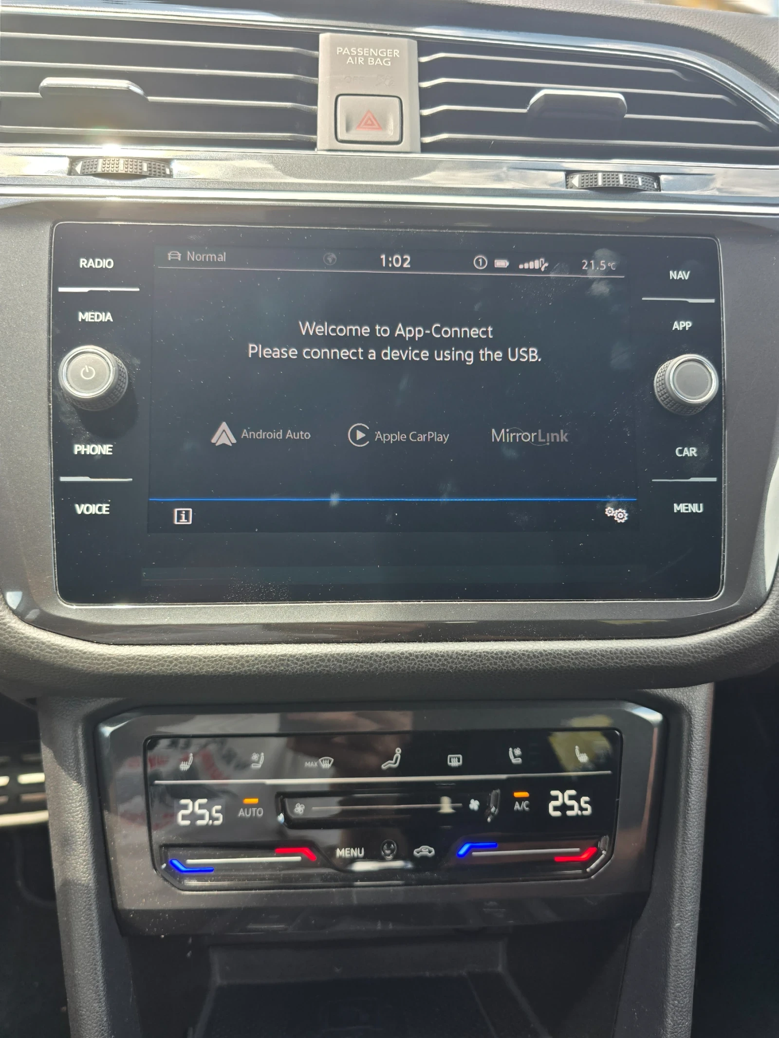 VW Tiguan Highline R-Line, снимка 15 - Автомобили и джипове - 55030969