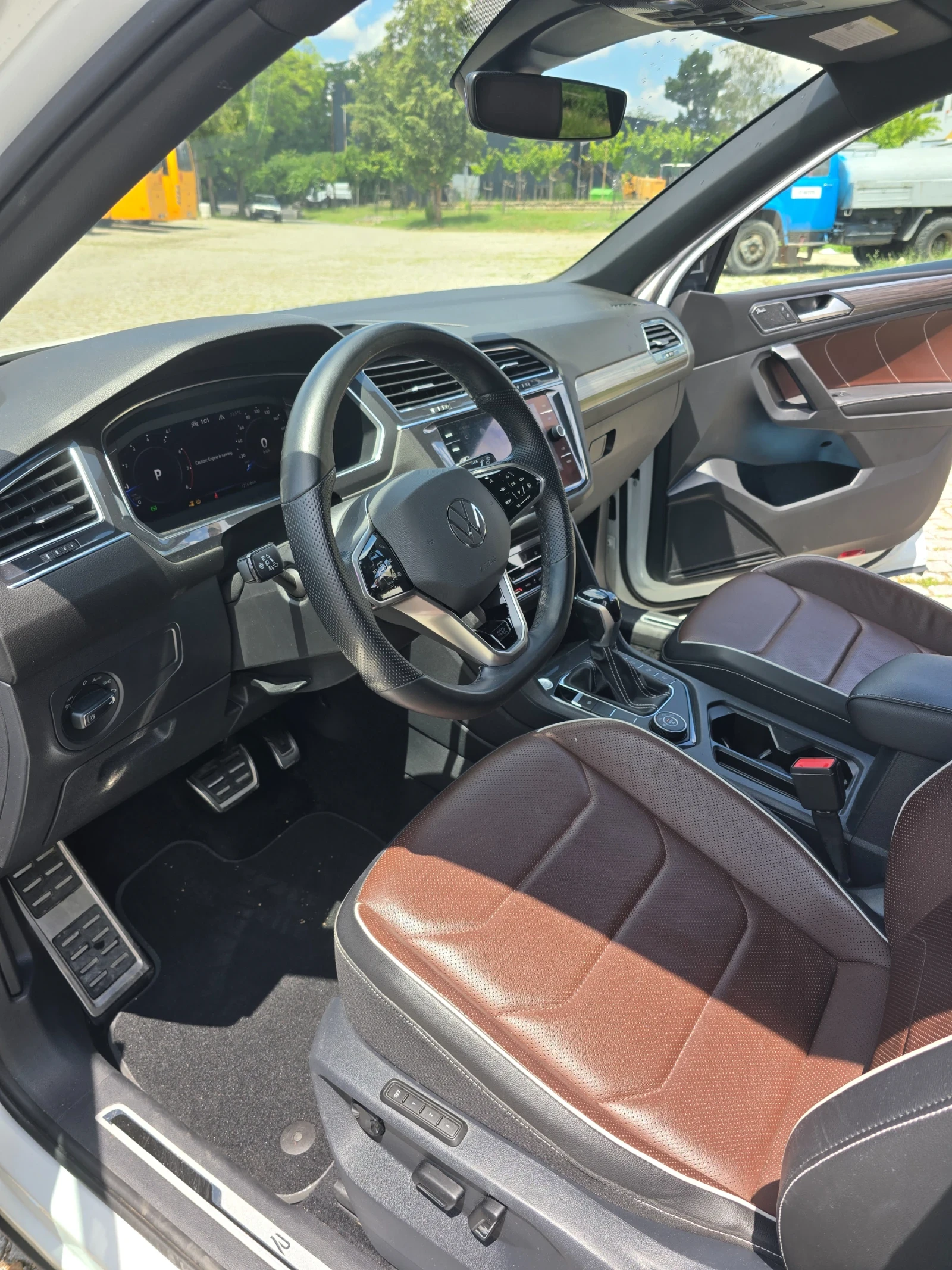 VW Tiguan Highline R-Line, снимка 12 - Автомобили и джипове - 55030969
