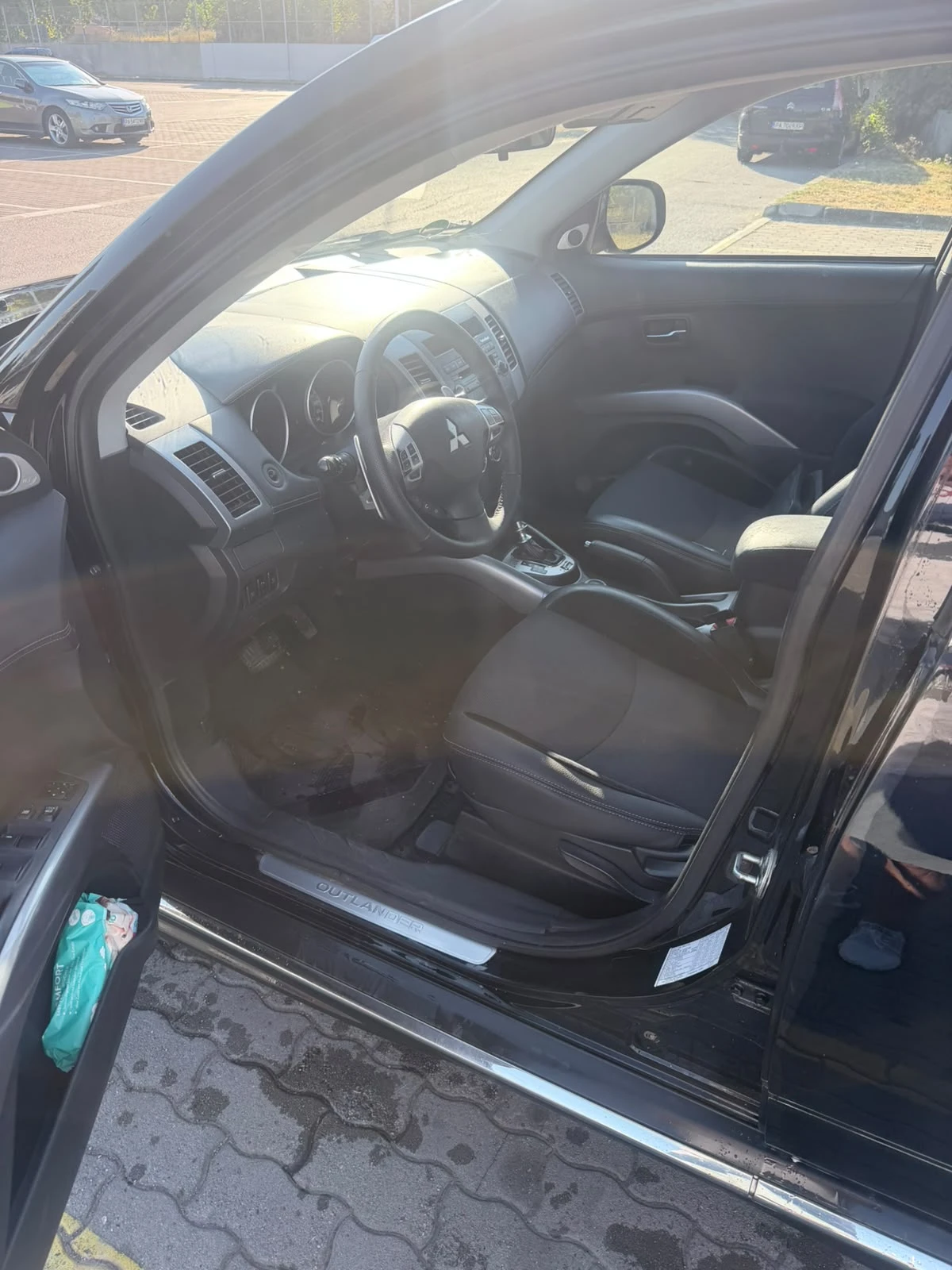 Mitsubishi Outlander, снимка 13 - Автомобили и джипове - 55516394