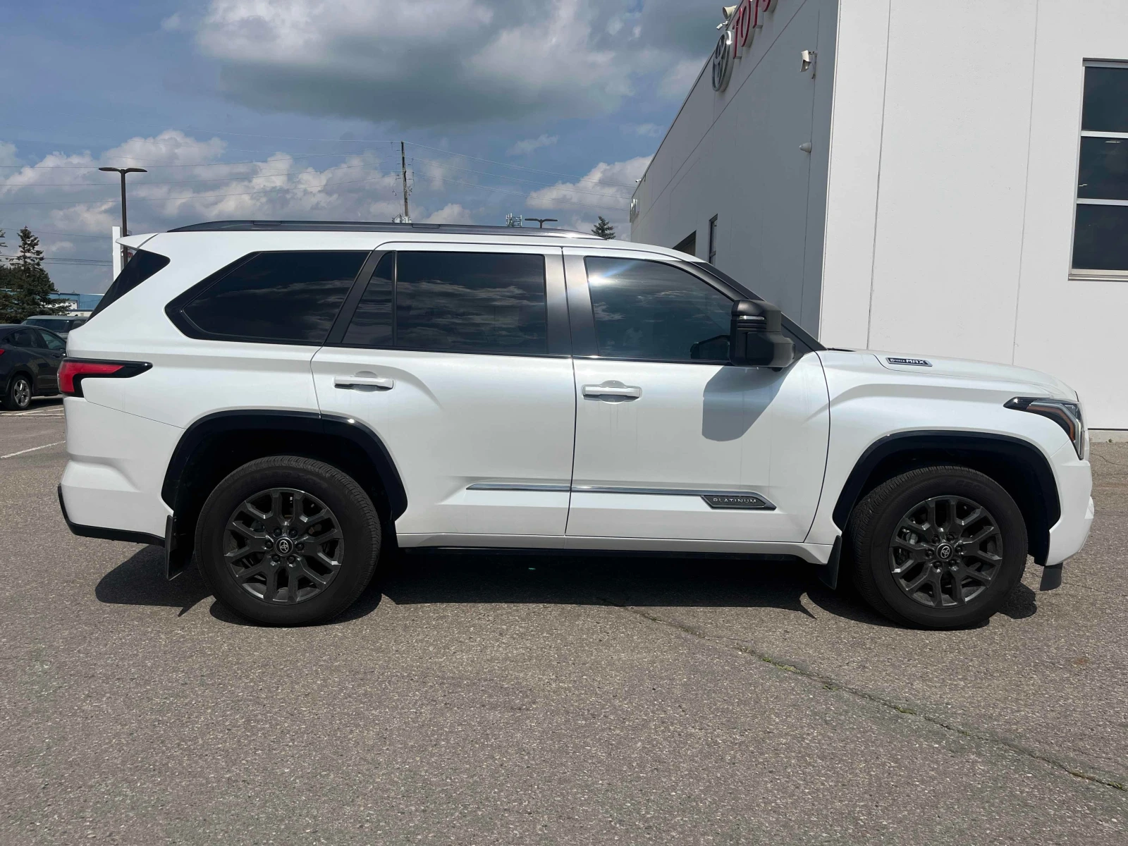 Toyota Sequoia Platinum 4WD * CARFAX * АВТОКРЕДИТ* , снимка 14 - Автомобили и джипове - 56096267