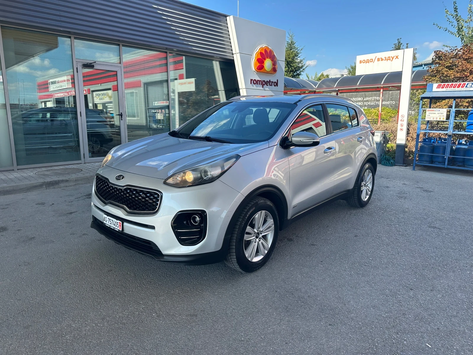 Kia Sportage 2.0CRDI 4x4 Автоматик, снимка 3 - Автомобили и джипове - 56132797