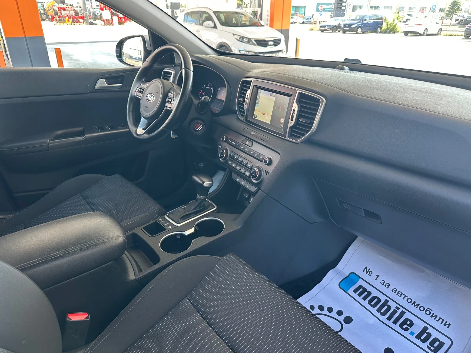 Kia Sportage 2.0CRDI 4x4 Автоматик, снимка 14 - Автомобили и джипове - 56132797