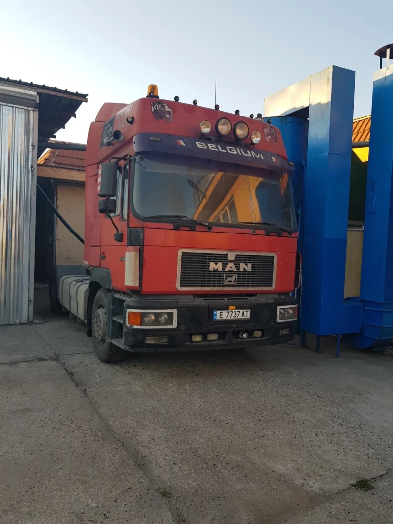 Man 19403 Commander F2000