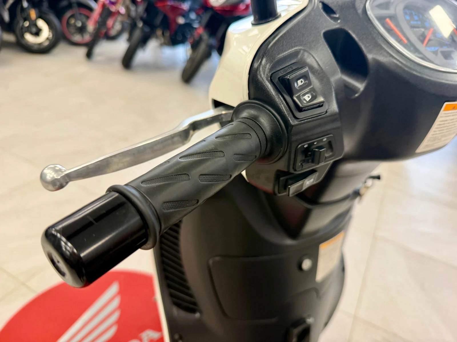 Suzuki Sixteen 125i, снимка 10 - Мотоциклети и мототехника - 55835675