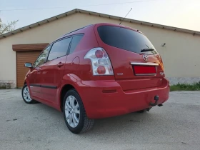 Toyota Corolla verso 2.2 D4D, снимка 5