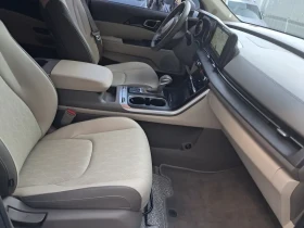 Kia Carnival Добавена газ, снимка 17