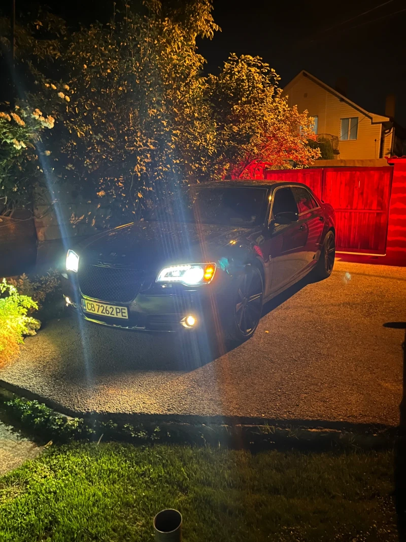 Chrysler 300c, снимка 11 - Автомобили и джипове - 51593400