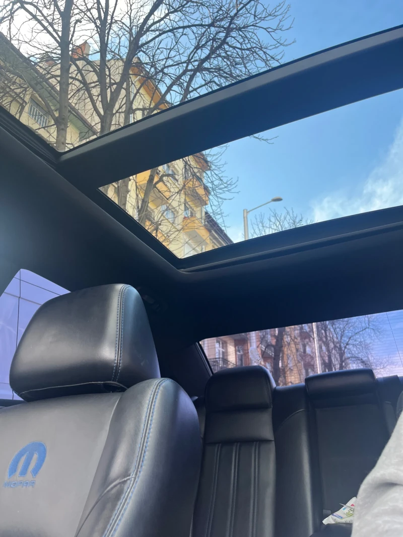 Chrysler 300c, снимка 15 - Автомобили и джипове - 51593400