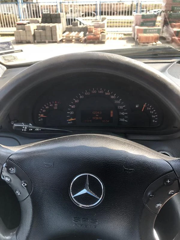 Mercedes-Benz C 200, снимка 10 - Автомобили и джипове - 36230952