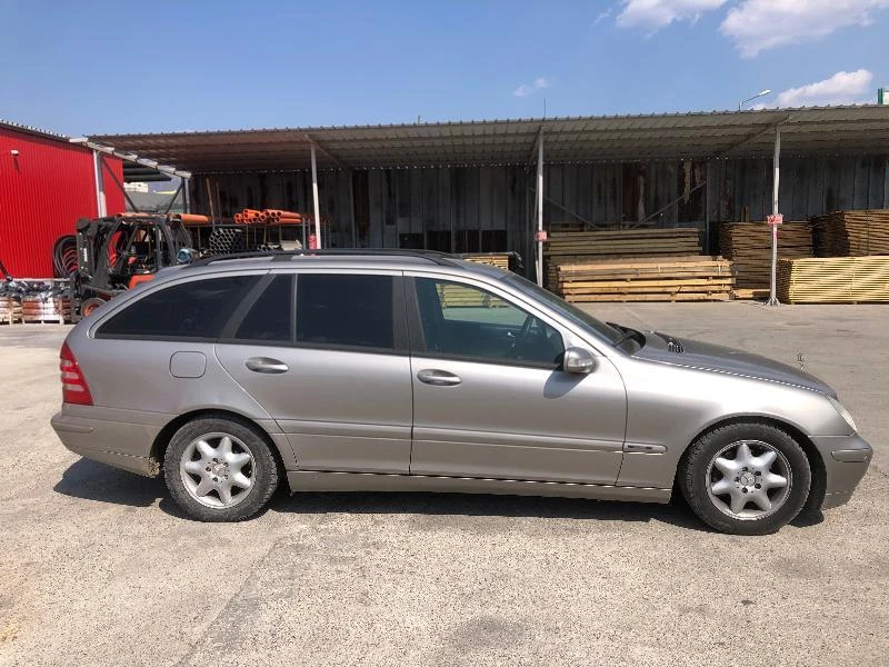 Mercedes-Benz C 200, снимка 4 - Автомобили и джипове - 36230952