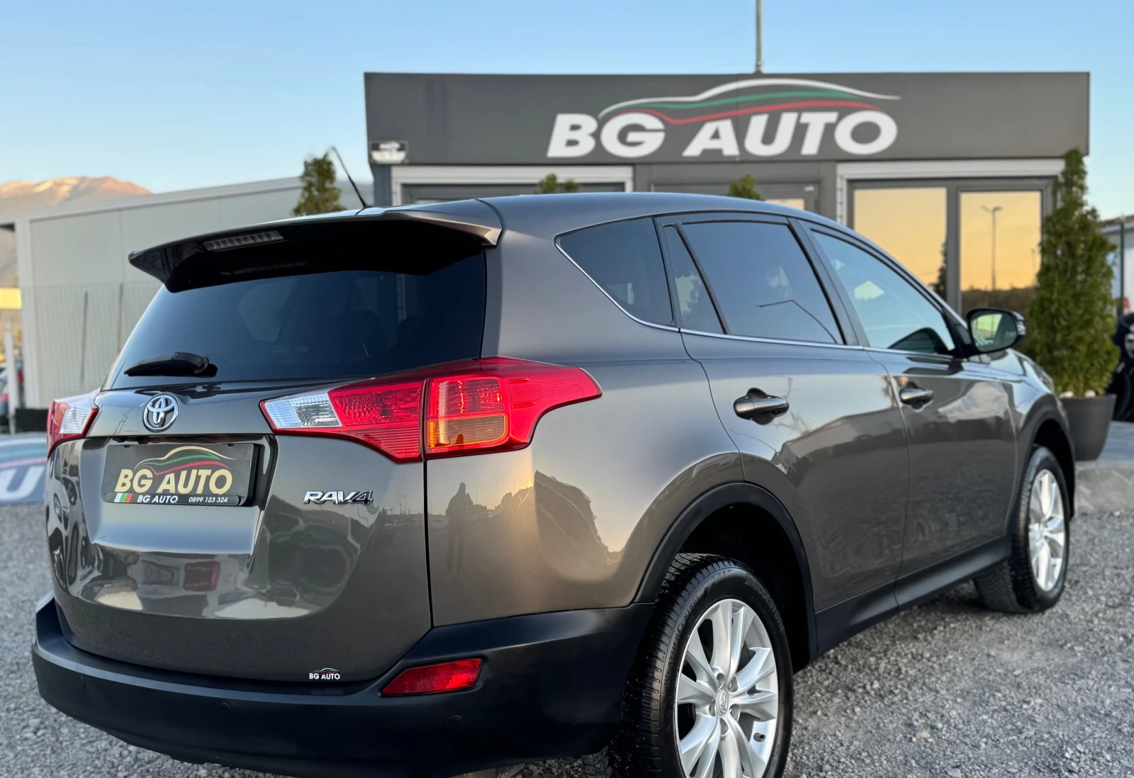 Toyota Rav4 = ИТАЛИЯ= 2.2-150= 4X4= CAMERA= NAVI= ПОДГРЕВ=  - изображение 4
