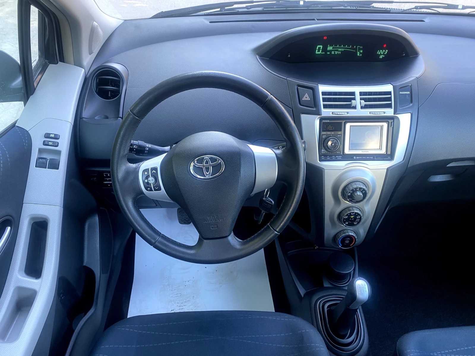 Toyota Yaris 1.4D4D  NAVI  ---БОНБОН--- - изображение 7