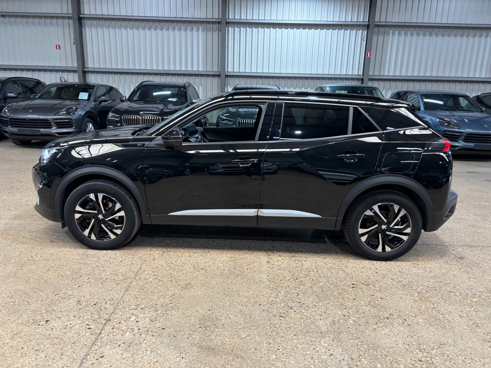 Peugeot 2008 50 kWh Allure, снимка 3 - Автомобили и джипове - 53894189