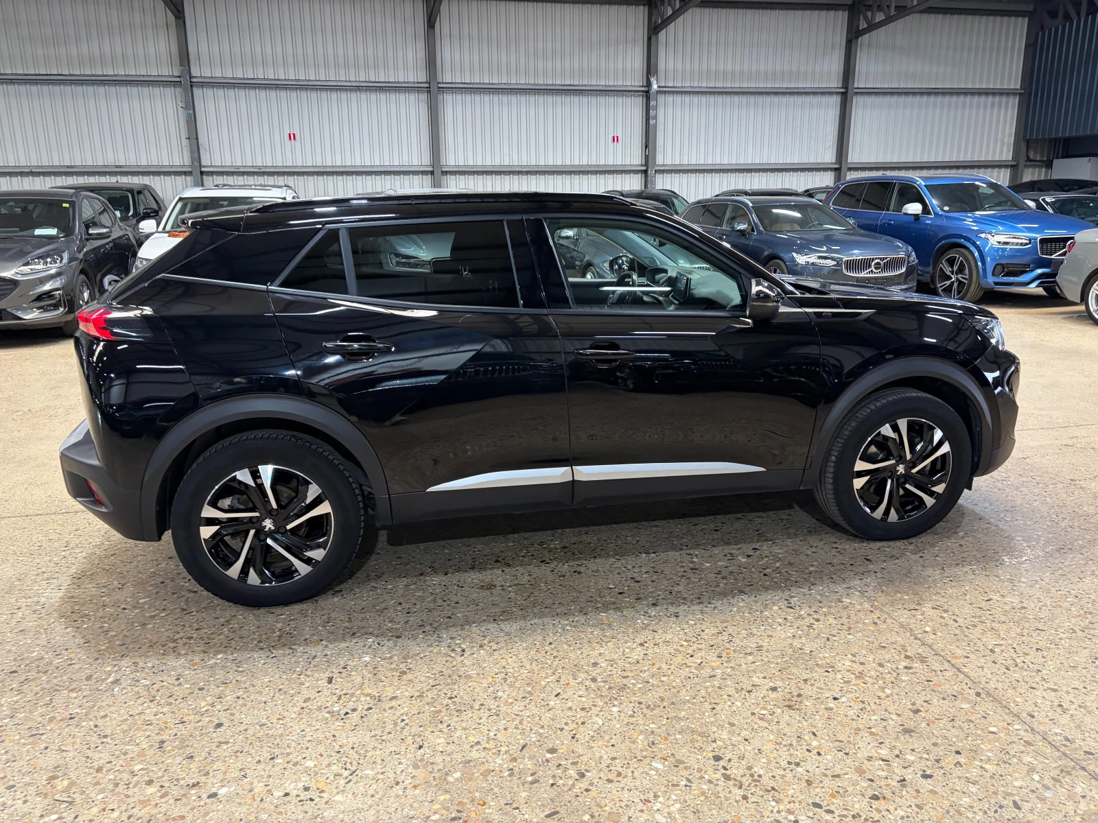 Peugeot 2008 50 kWh Allure, снимка 2 - Автомобили и джипове - 53894189