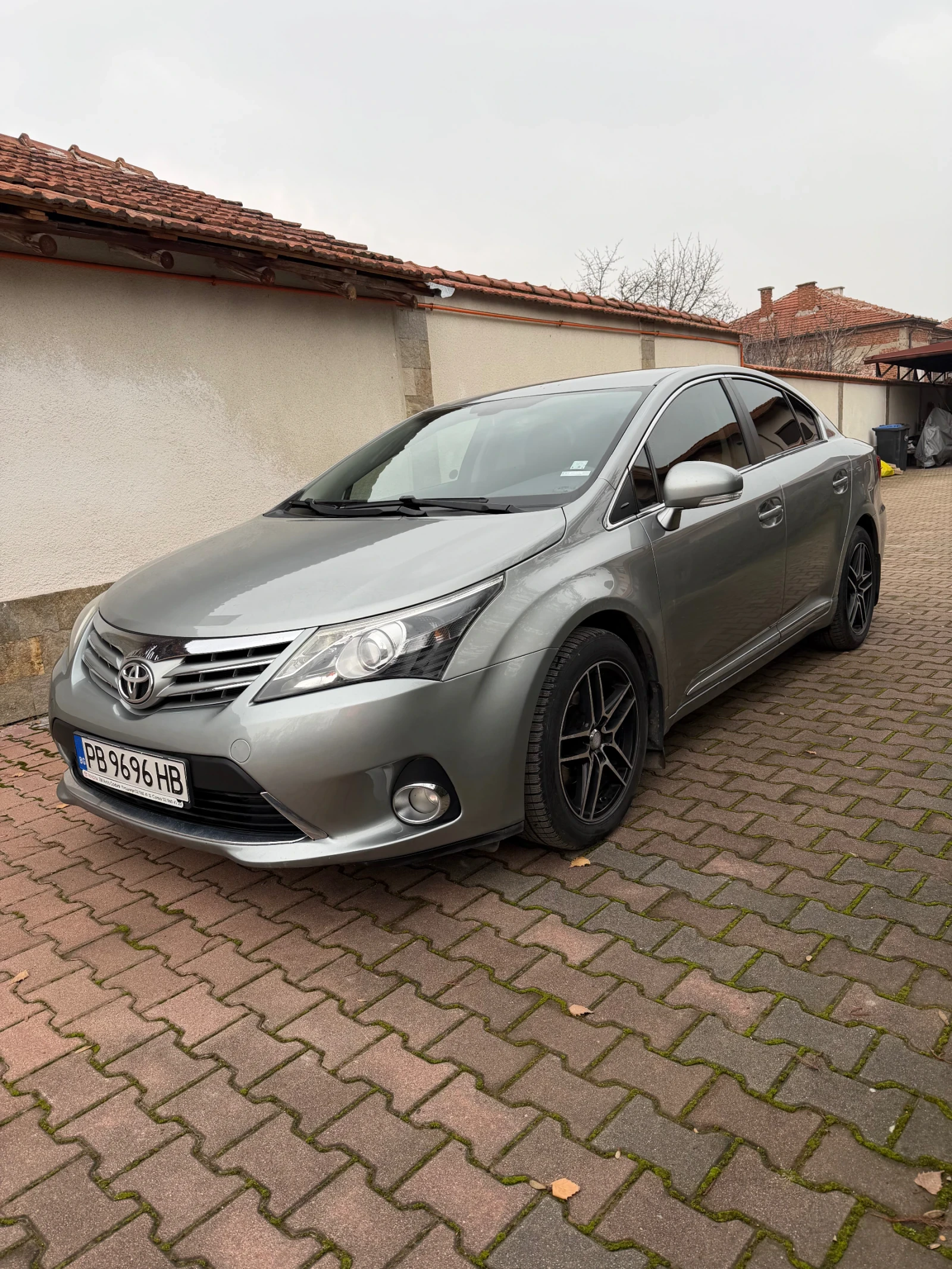 Toyota Avensis 2.0 D-4D, снимка 4 - Автомобили и джипове - 54033706