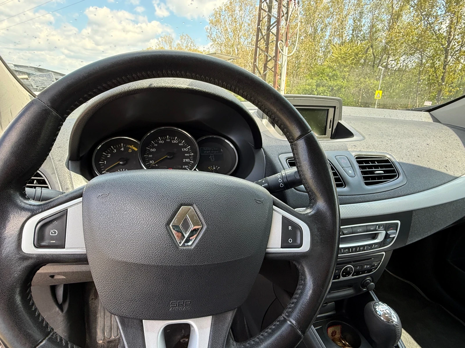 Renault Megane 1.5 dCi 110кс, снимка 6 - Автомобили и джипове - 54413953