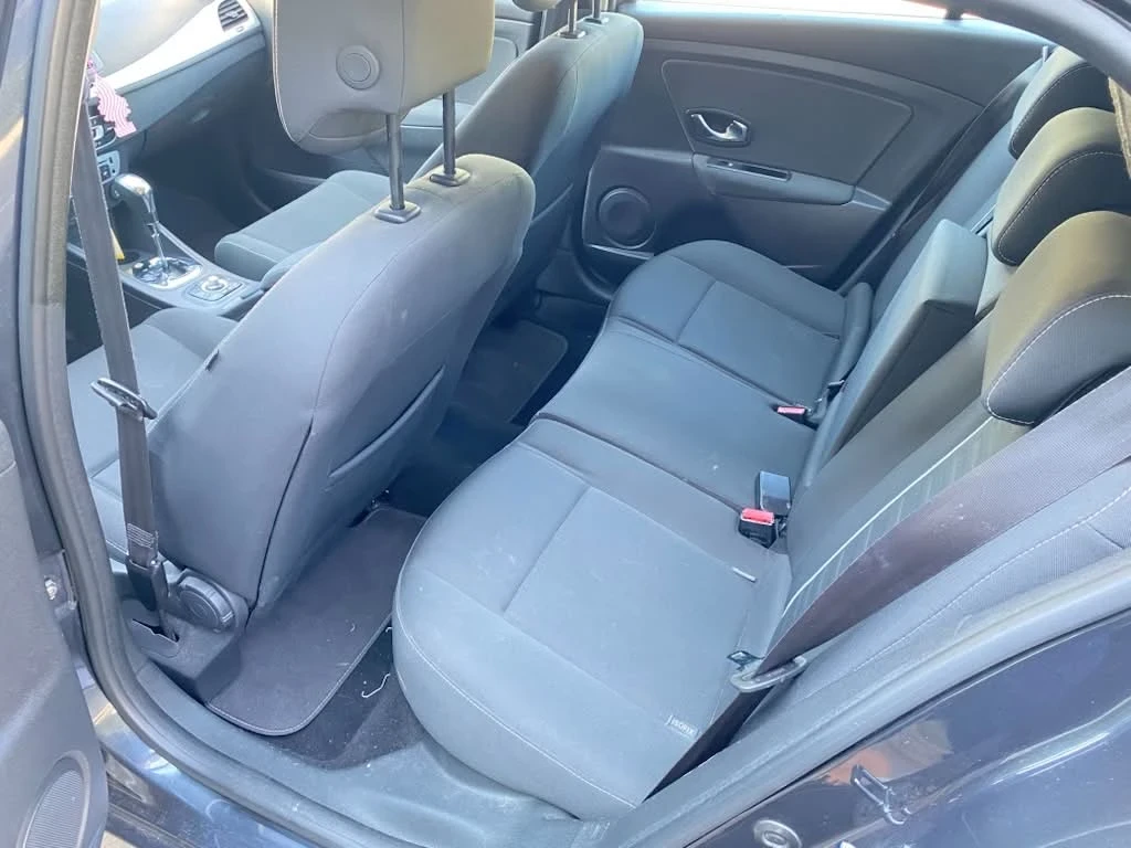 Renault Megane 1.5dci edc, снимка 8 - Автомобили и джипове - 54956019