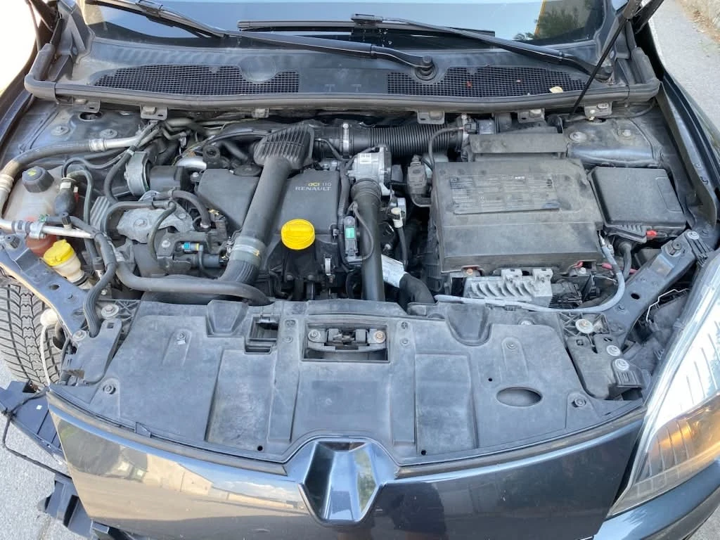 Renault Megane 1.5dci edc, снимка 5 - Автомобили и джипове - 54956019
