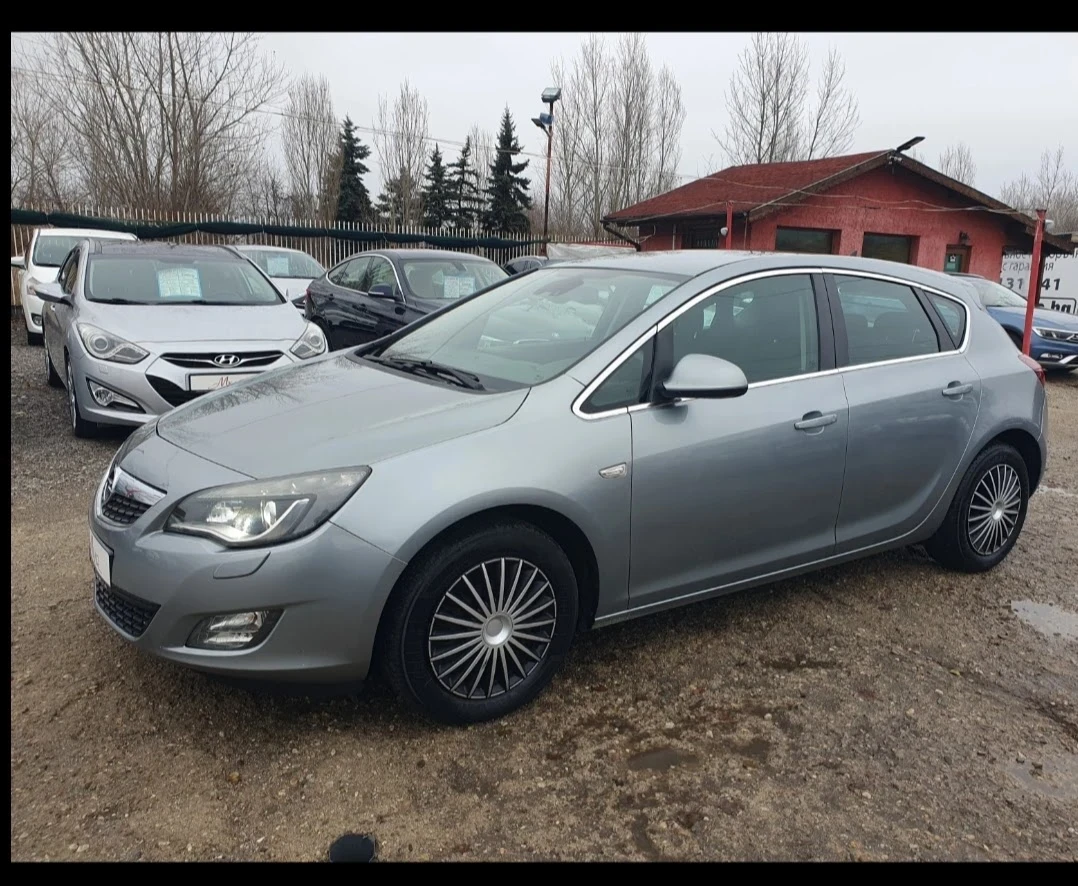 Opel Astra, снимка 9 - Автомобили и джипове - 55300182