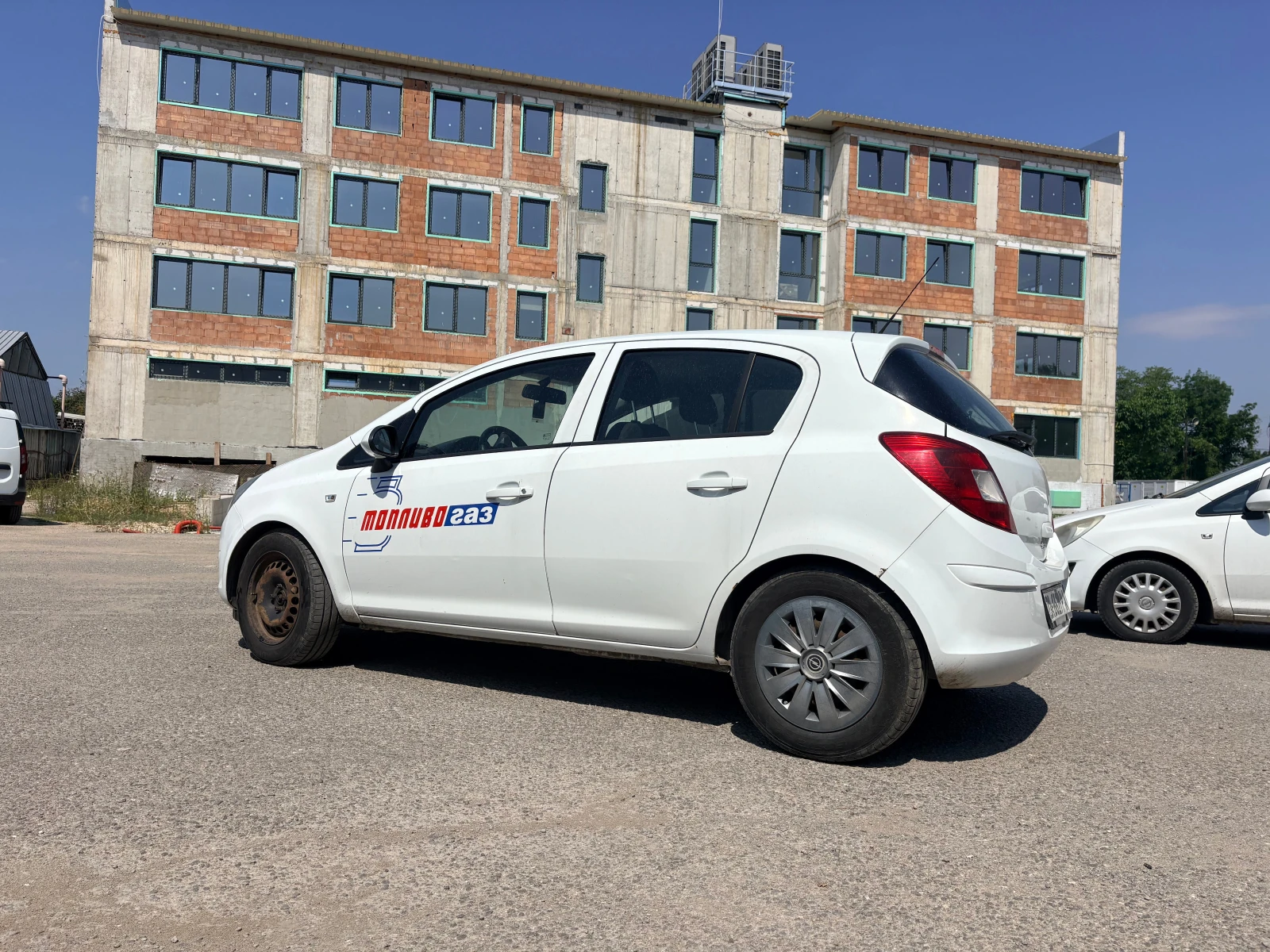 Opel Corsa 1.4, снимка 2 - Автомобили и джипове - 55378328