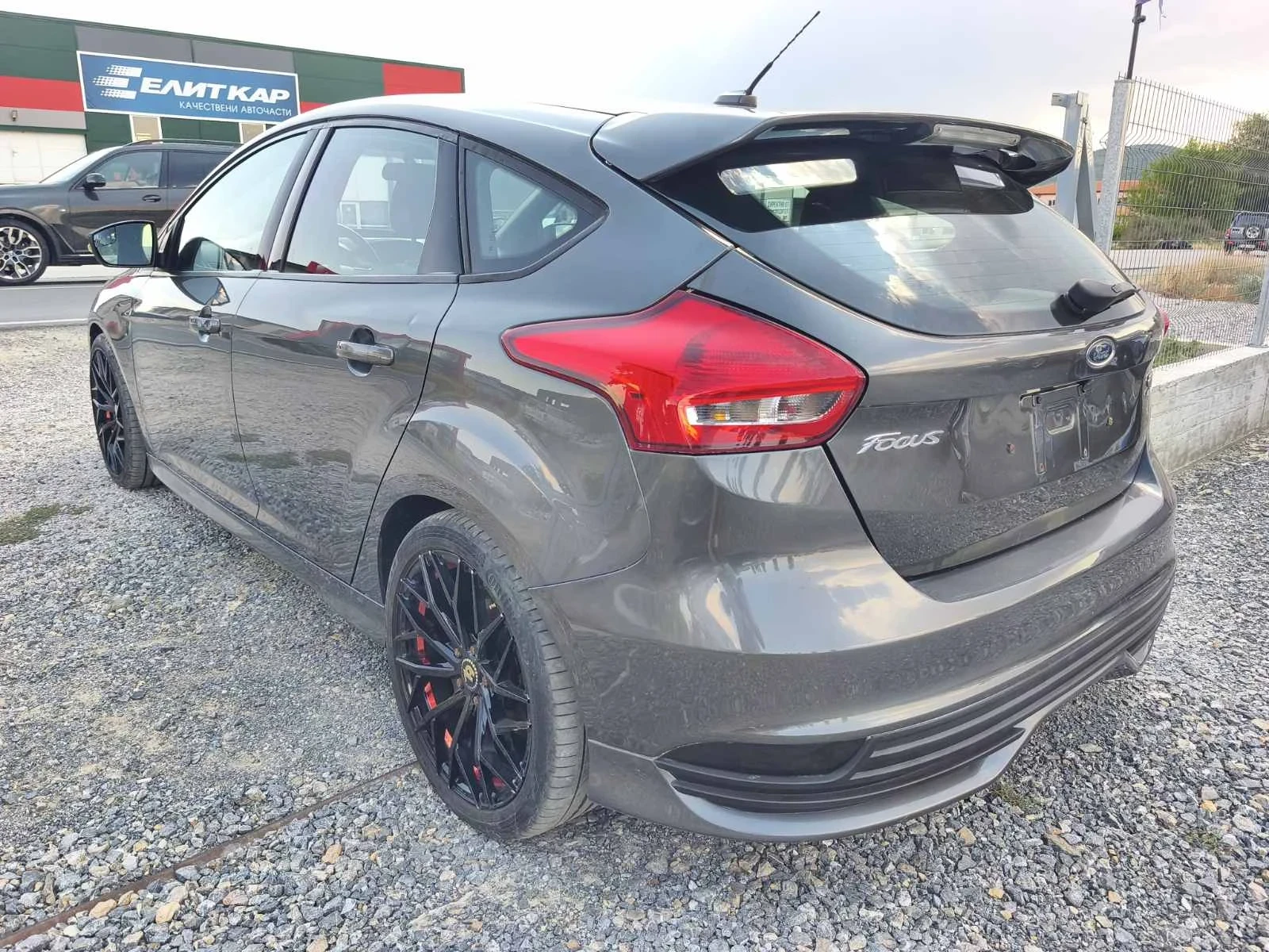 Ford Focus 2.0ST, снимка 3 - Автомобили и джипове - 56045636