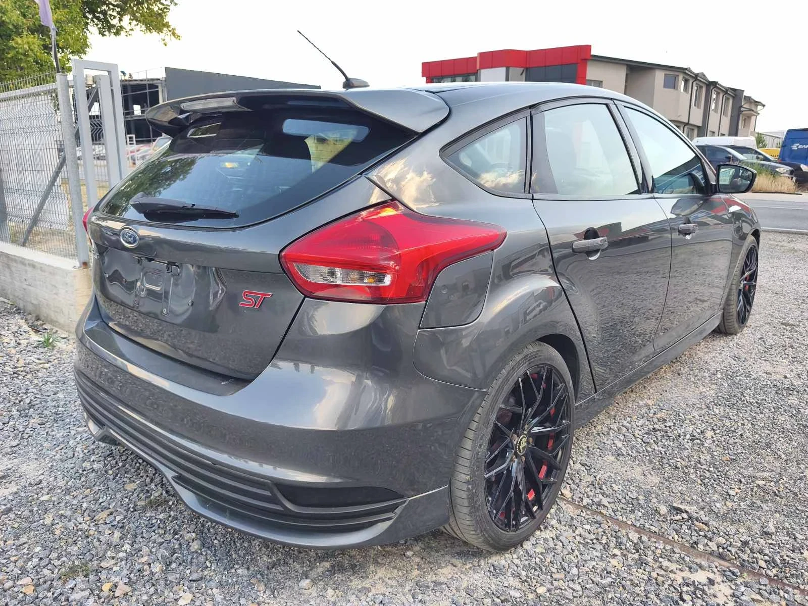 Ford Focus 2.0ST, снимка 2 - Автомобили и джипове - 56045636