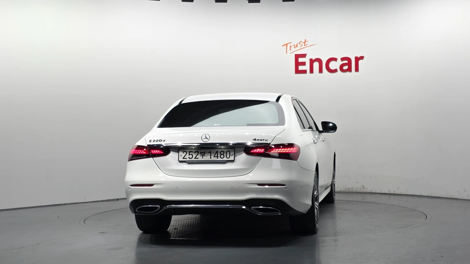 Mercedes-Benz E 220 4MATIC AMG LINE FULL MAX | Mobile.bg � ����������� 4
