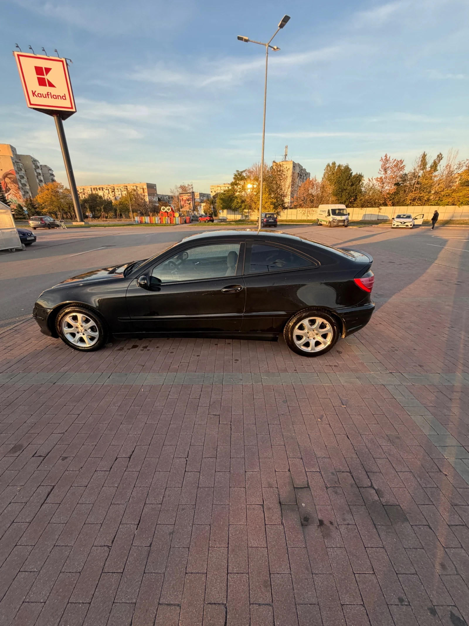 Mercedes-Benz C 220 AMG Pack, снимка 3 - Автомобили и джипове - 56584030