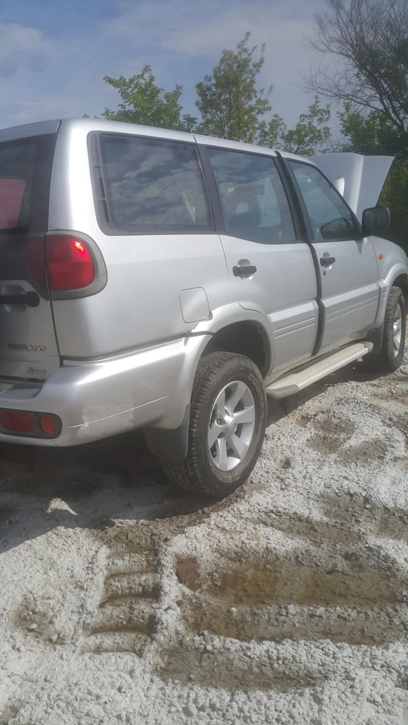 Nissan Terrano 3.0, снимка 3 - Автомобили и джипове - 49537826