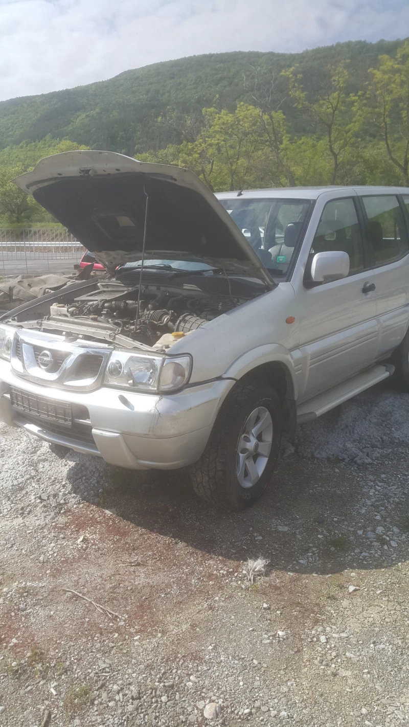 Nissan Terrano 3.0, снимка 2 - Автомобили и джипове - 46254258