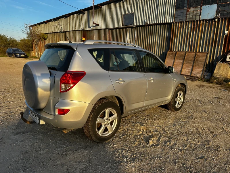 Toyota Rav4 Disel, снимка 3 - Автомобили и джипове - 48354647