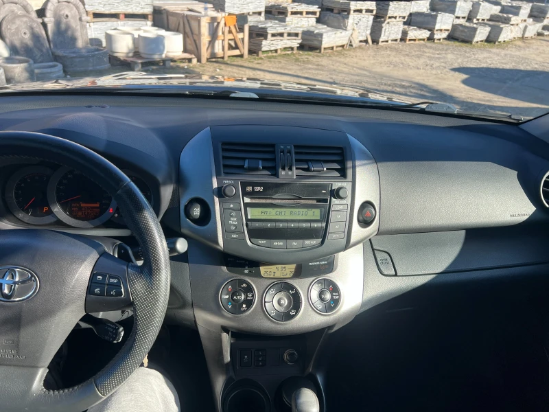 Toyota Rav4 2.2D4D, снимка 17 - Автомобили и джипове - 49471029