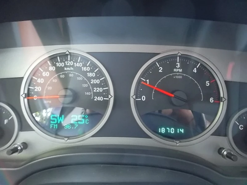 Jeep Patriot 2.0 CRD 4X4, снимка 13 - Автомобили и джипове - 51113808