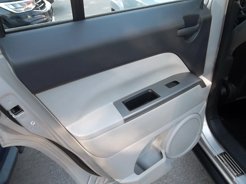 Jeep Patriot 2.0 CRD 4X4, снимка 10 - Автомобили и джипове - 51113808