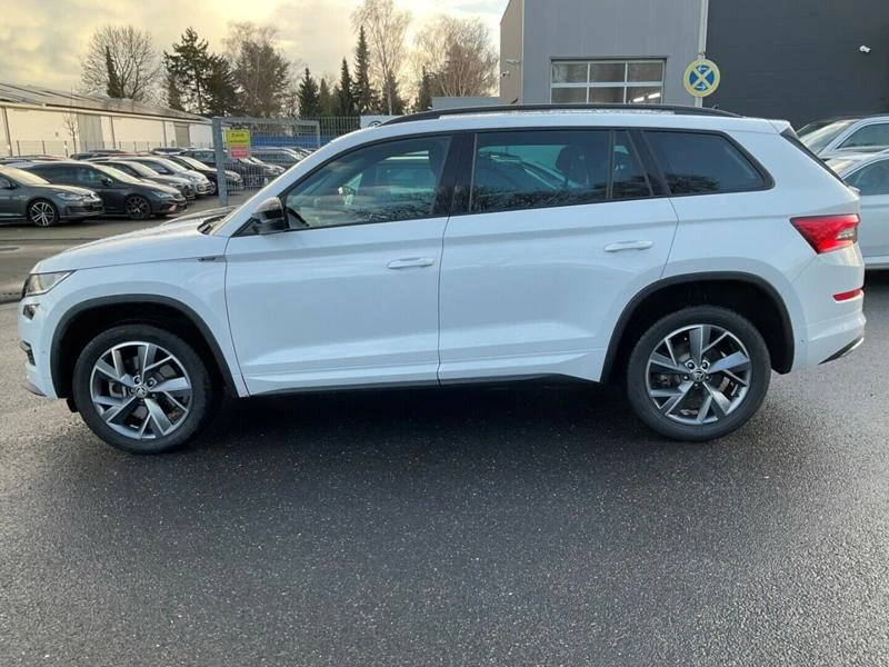 Skoda Kodiaq 2.0 TDI 4x4 *Sportline*DSG*LED*Navi*ГАРАНЦИЯ, снимка 7 - Автомобили и джипове - 47451438