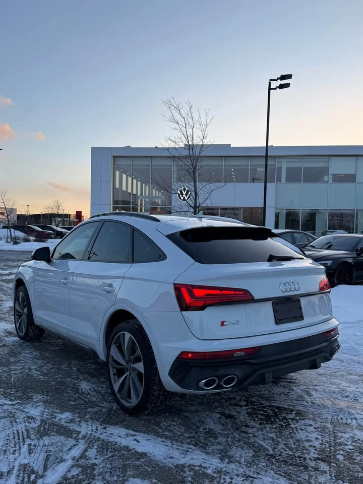 Audi SQ5 TECHNIK * RED INT * PANO * CARFAX * АВТОКРЕДИТ *  - изображение 4