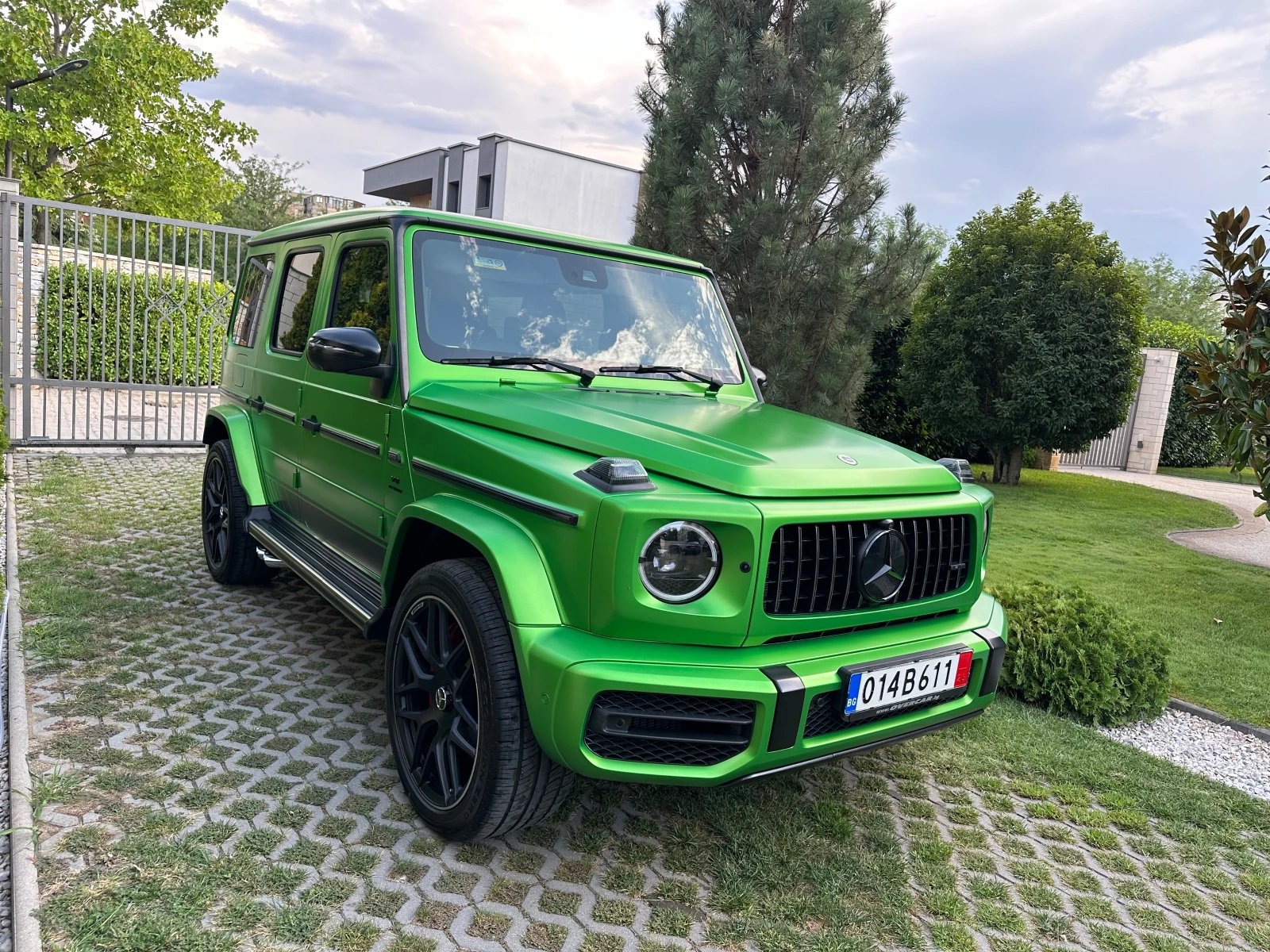 Mercedes-Benz G 63 AMG 8000км* ГАРАНЦИЯ* Монитори - изображение 3