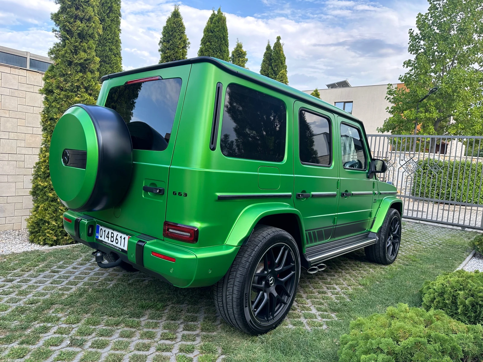 Mercedes-Benz G 63 AMG 8000км* ГАРАНЦИЯ* Монитори - изображение 6