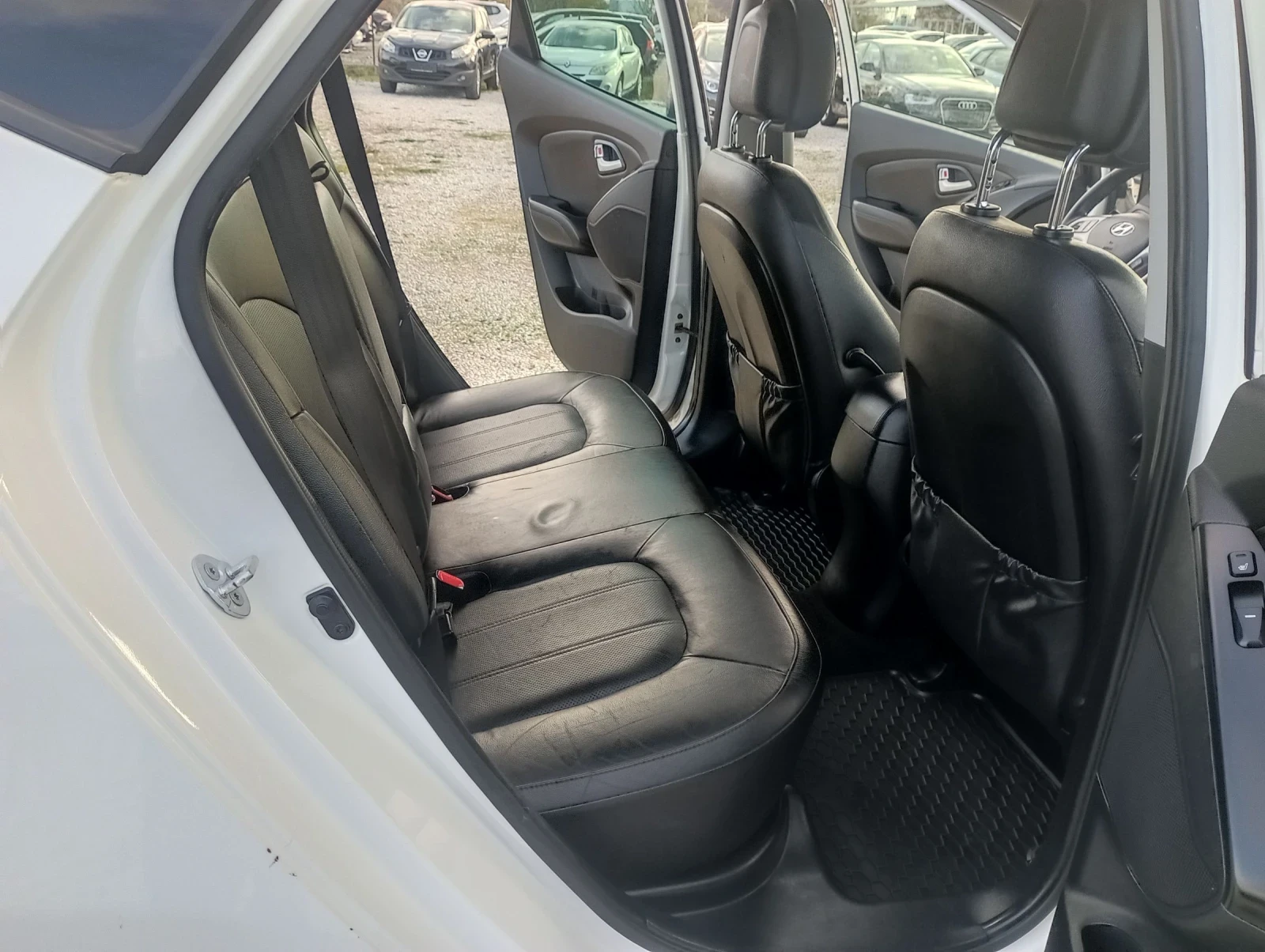 Hyundai IX35 2.0, 4х4, Кожа, Панорама  - изображение 9