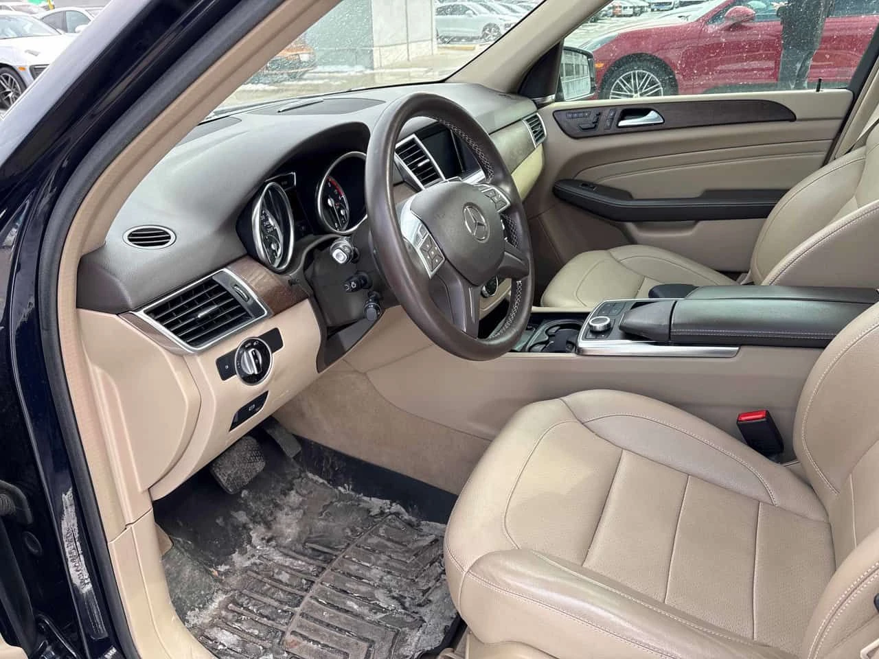 Mercedes-Benz ML 350 BlueTEC  CARFAX, снимка 5 - Автомобили и джипове - 53916619