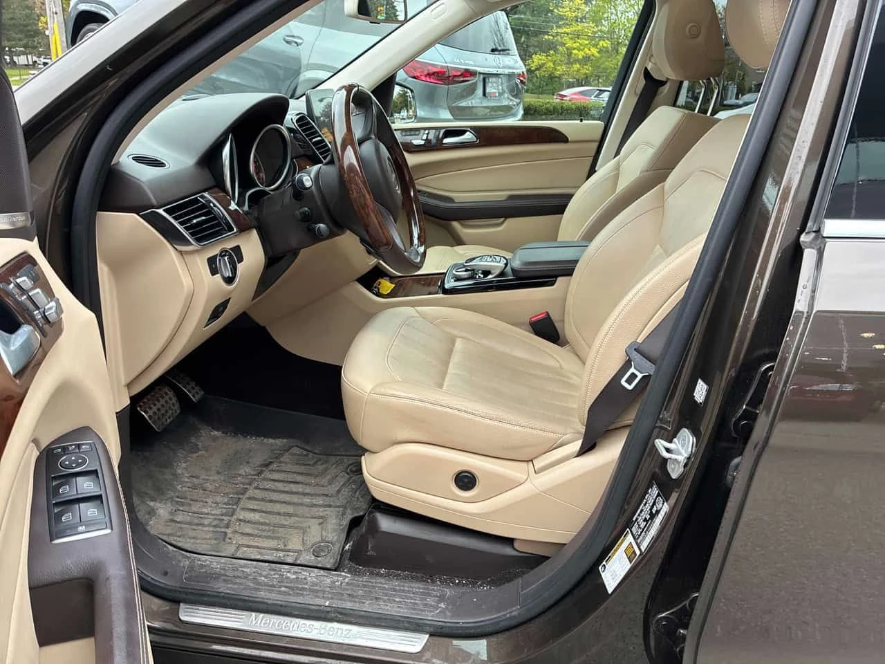 Mercedes-Benz GLE 400 * 360 КАМЕРА* КЛИП НА МОТОРА* АВТОКРЕДИТ* , снимка 8 - Автомобили и джипове - 54909749