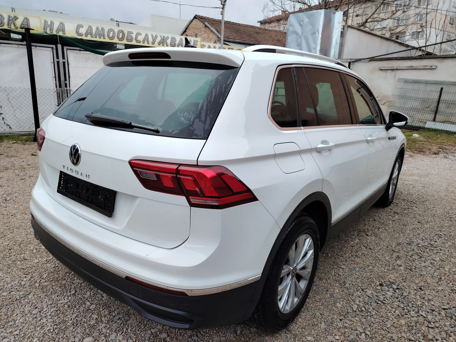 VW Tiguan 06.2022гDSG-2.0TDi-150кс-FACE-БЕЗУПРЕЧЕН!, снимка 6 - Автомобили и джипове - 55181050