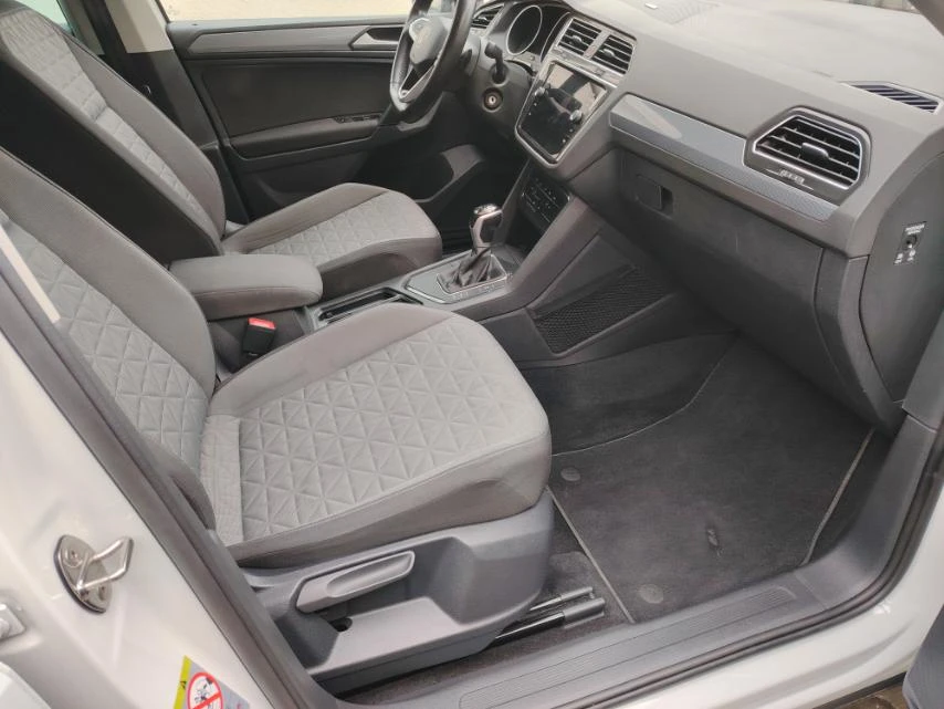 VW Tiguan 06.2022гDSG-2.0TDi-150кс-FACE-БЕЗУПРЕЧЕН!, снимка 13 - Автомобили и джипове - 55092872