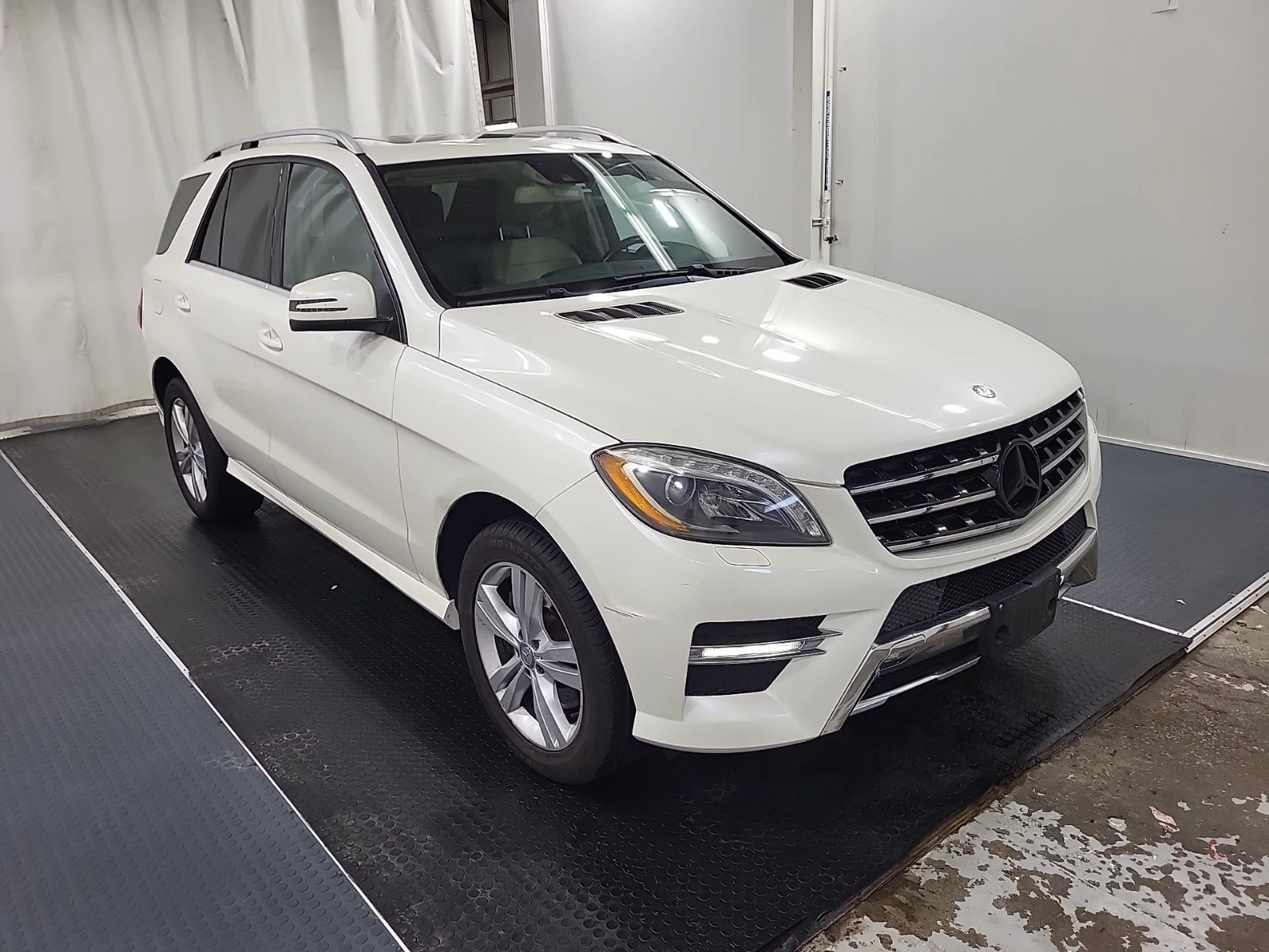 Mercedes-Benz ML 350 D * CAMERA * ШИБИДАХ * CARFAX * НА ПРУЖИНИ * , снимка 3 - Автомобили и джипове - 55503411
