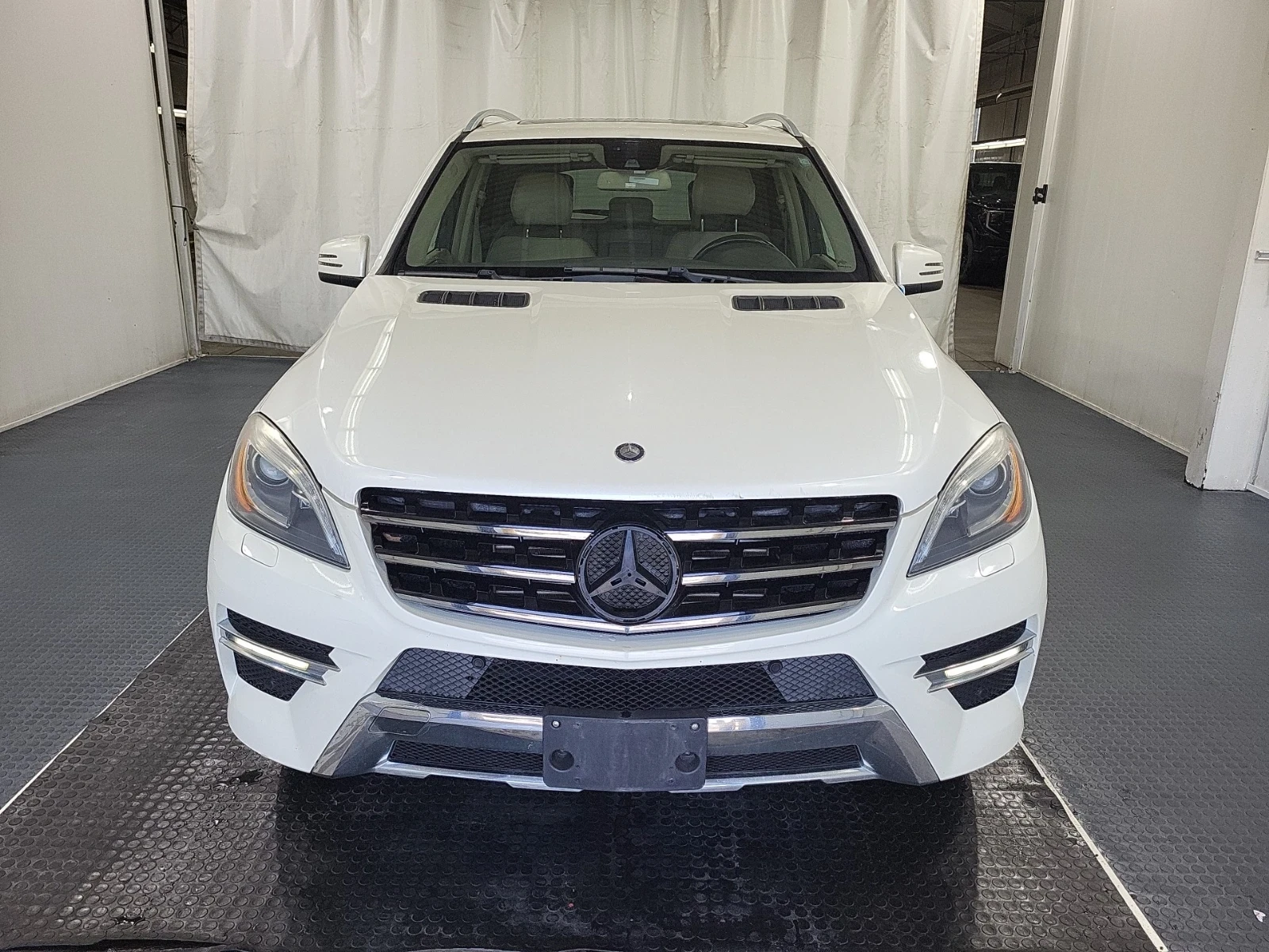 Mercedes-Benz ML 350 D * CAMERA * ШИБИДАХ * CARFAX * НА ПРУЖИНИ * , снимка 2 - Автомобили и джипове - 55503411